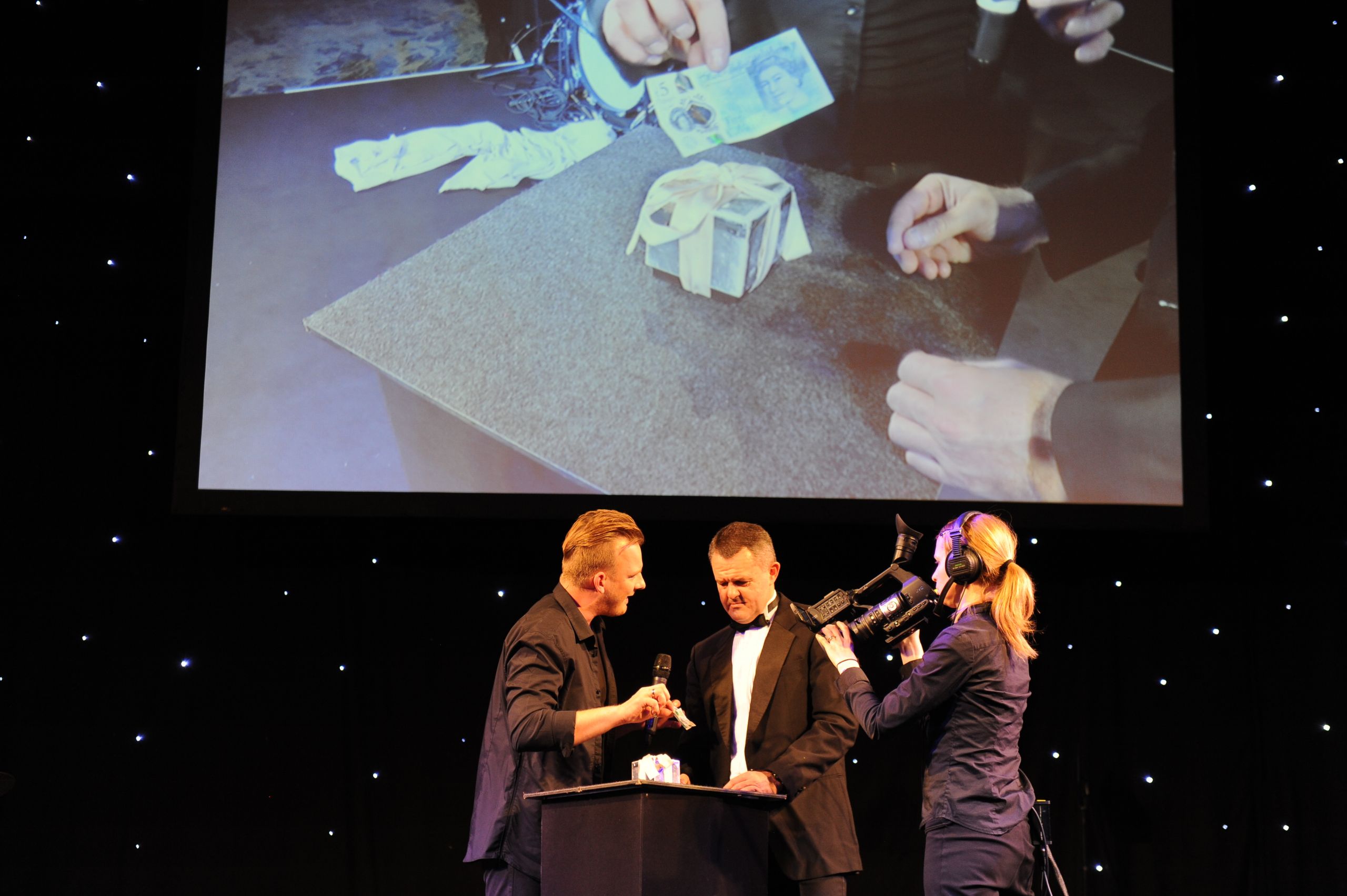 Best Close Up Magician Hire London Close Up Magician Norwich